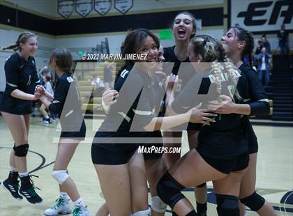 Thumbnail 2 in Royal vs. Oak Park photogallery.