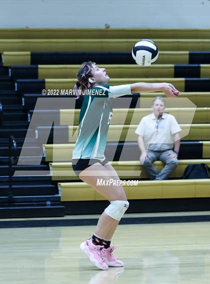 Thumbnail 2 in Royal vs. Oak Park photogallery.