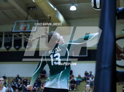 Thumbnail 2 in Royal vs. Oak Park photogallery.