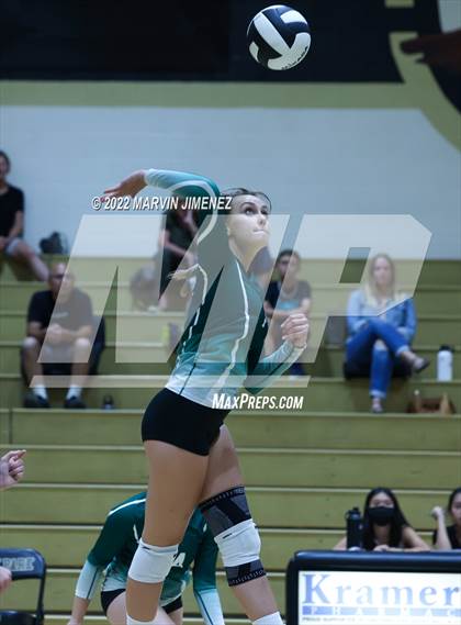 Thumbnail 3 in Royal vs. Oak Park photogallery.