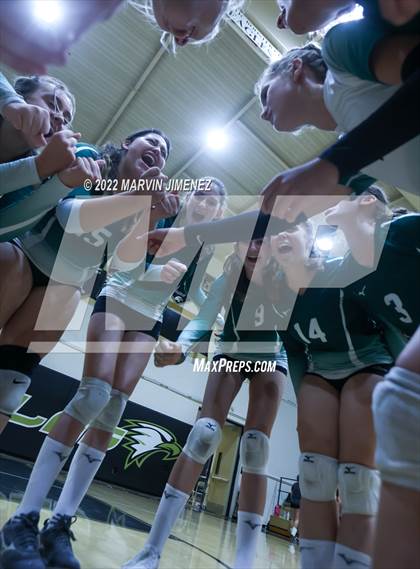 Thumbnail 3 in Royal vs. Oak Park photogallery.