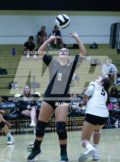 Thumbnail 1 in Royal vs. Oak Park photogallery.