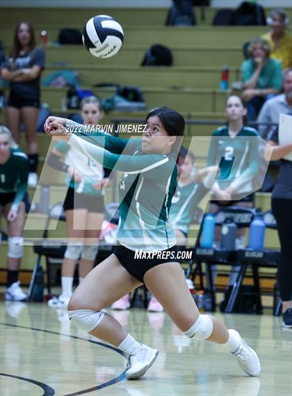 Thumbnail 3 in Royal vs. Oak Park photogallery.