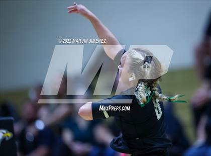 Thumbnail 2 in Royal vs. Oak Park photogallery.
