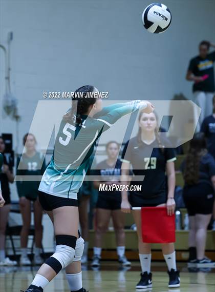 Thumbnail 3 in Royal vs. Oak Park photogallery.