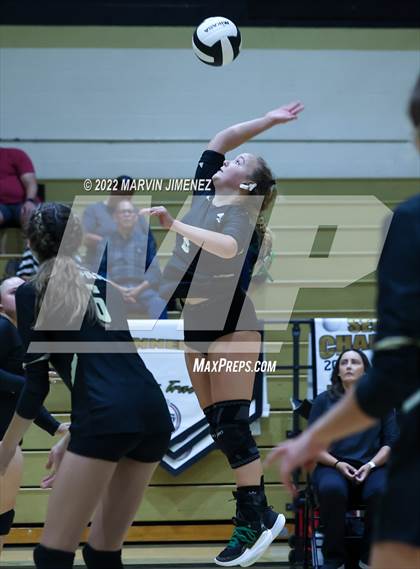 Thumbnail 2 in Royal vs. Oak Park photogallery.