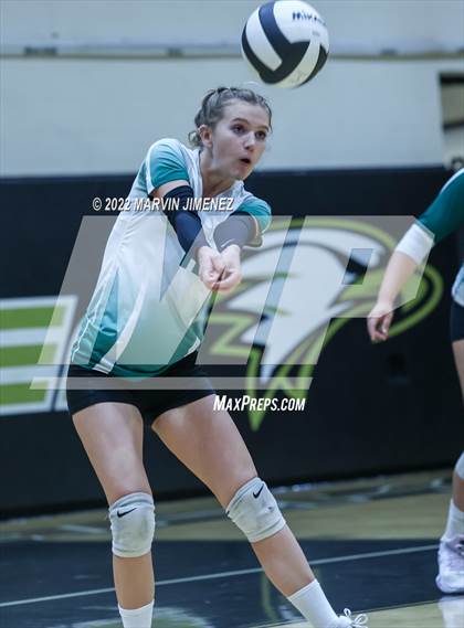 Thumbnail 1 in Royal vs. Oak Park photogallery.