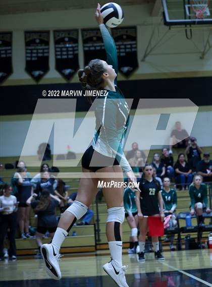 Thumbnail 1 in Royal vs. Oak Park photogallery.
