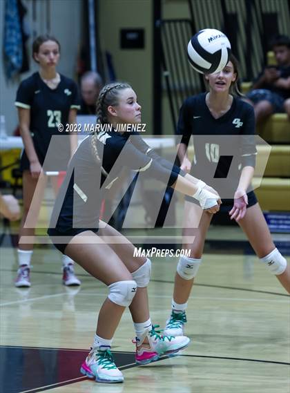 Thumbnail 3 in Royal vs. Oak Park photogallery.