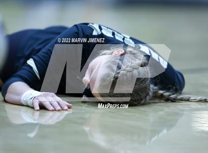 Thumbnail 3 in Royal vs. Oak Park photogallery.