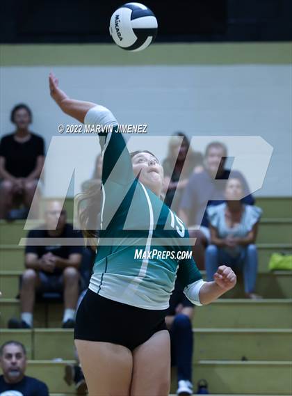 Thumbnail 2 in Royal vs. Oak Park photogallery.