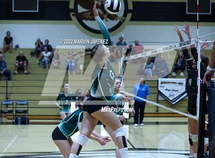 Thumbnail 3 in Royal vs. Oak Park photogallery.