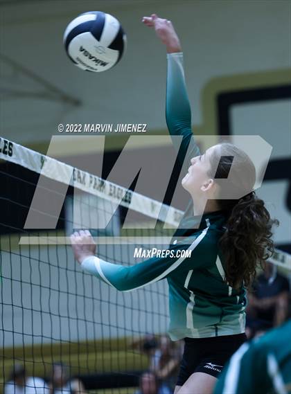 Thumbnail 2 in Royal vs. Oak Park photogallery.