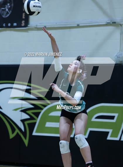 Thumbnail 2 in Royal vs. Oak Park photogallery.