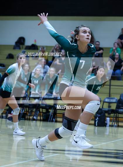 Thumbnail 2 in Royal vs. Oak Park photogallery.