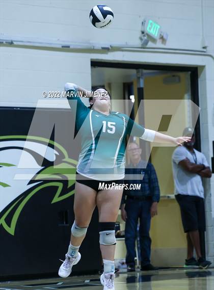 Thumbnail 3 in Royal vs. Oak Park photogallery.