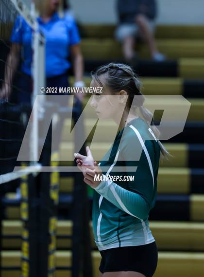 Thumbnail 3 in Royal vs. Oak Park photogallery.