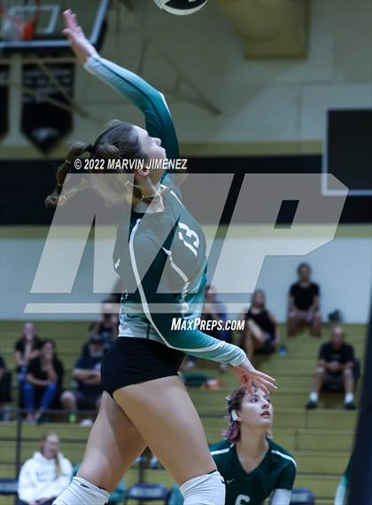 Thumbnail 2 in Royal vs. Oak Park photogallery.