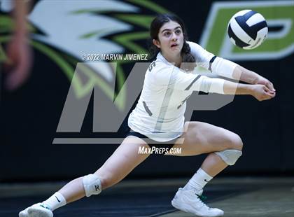 Thumbnail 3 in Royal vs. Oak Park photogallery.