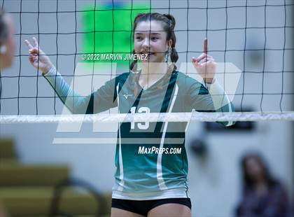 Thumbnail 2 in Royal vs. Oak Park photogallery.