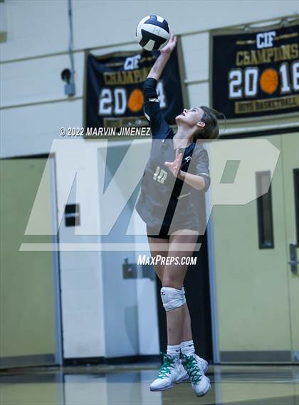 Thumbnail 1 in Royal vs. Oak Park photogallery.