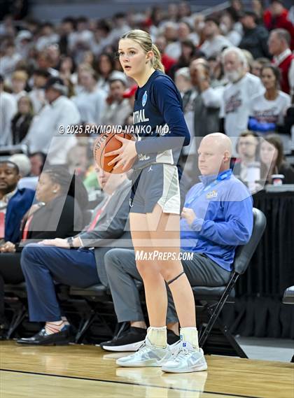 Thumbnail 2 in Borden vs. Lafayette Central Catholic photogallery.