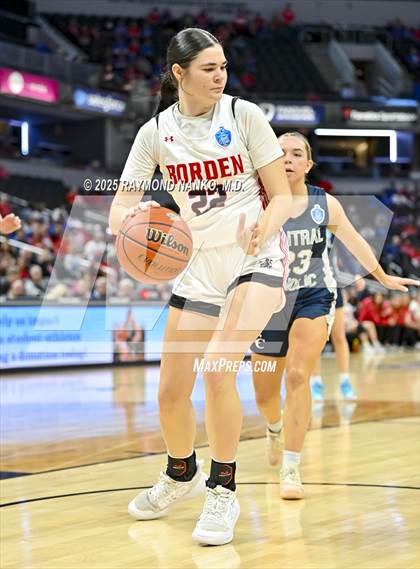 Thumbnail 2 in Borden vs. Lafayette Central Catholic photogallery.