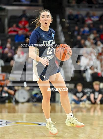 Thumbnail 2 in Borden vs. Lafayette Central Catholic photogallery.