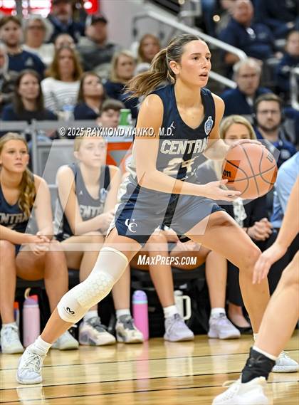Thumbnail 3 in Borden vs. Lafayette Central Catholic photogallery.