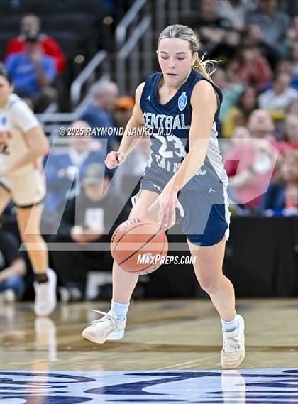 Thumbnail 3 in Borden vs. Lafayette Central Catholic photogallery.