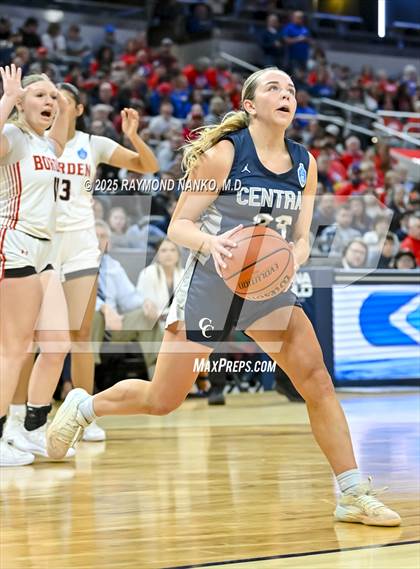 Thumbnail 3 in Borden vs. Lafayette Central Catholic photogallery.