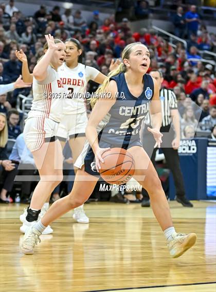 Thumbnail 2 in Borden vs. Lafayette Central Catholic photogallery.