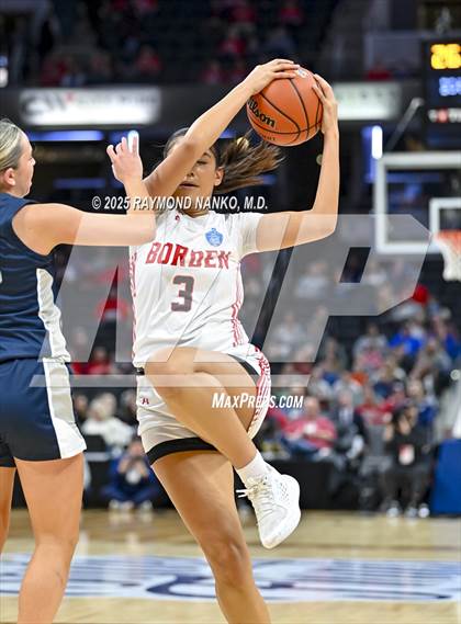 Thumbnail 2 in Borden vs. Lafayette Central Catholic photogallery.