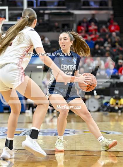 Thumbnail 3 in Borden vs. Lafayette Central Catholic photogallery.
