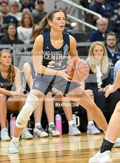Thumbnail 2 in Borden vs. Lafayette Central Catholic photogallery.