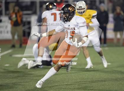 Thumbnail 1 in Monroe vs. Sumner (WIAA 4A Quarterfinal) photogallery.