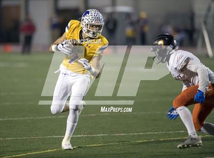 Thumbnail 2 in Monroe vs. Sumner (WIAA 4A Quarterfinal) photogallery.