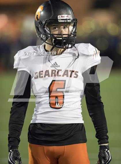 Thumbnail 1 in Monroe vs. Sumner (WIAA 4A Quarterfinal) photogallery.