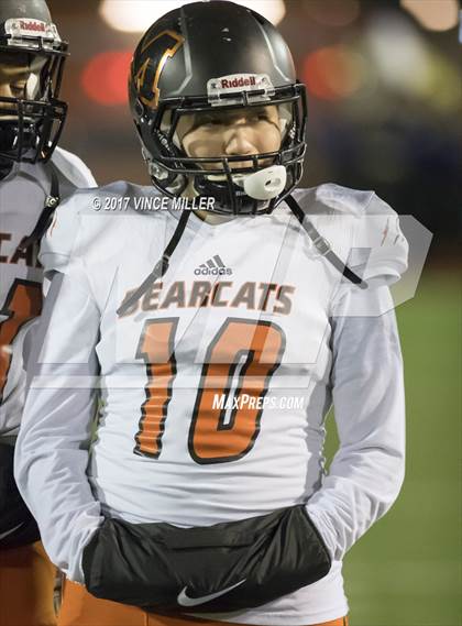 Thumbnail 2 in Monroe vs. Sumner (WIAA 4A Quarterfinal) photogallery.