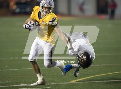 Thumbnail 2 in Monroe vs. Sumner (WIAA 4A Quarterfinal) photogallery.