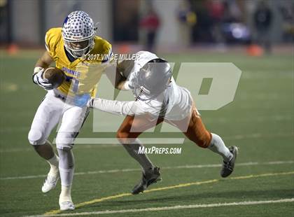 Thumbnail 3 in Monroe vs. Sumner (WIAA 4A Quarterfinal) photogallery.
