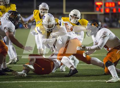 Thumbnail 3 in Monroe vs. Sumner (WIAA 4A Quarterfinal) photogallery.