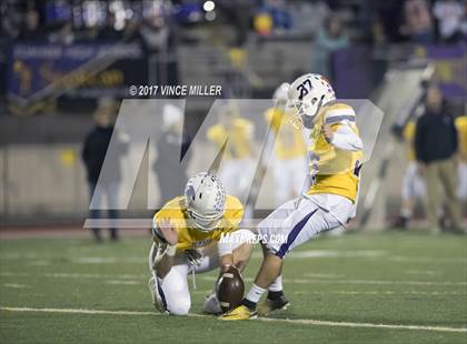 Thumbnail 1 in Monroe vs. Sumner (WIAA 4A Quarterfinal) photogallery.