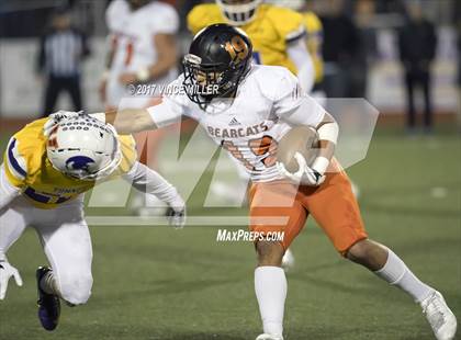 Thumbnail 3 in Monroe vs. Sumner (WIAA 4A Quarterfinal) photogallery.