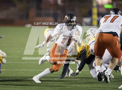 Thumbnail 2 in Monroe vs. Sumner (WIAA 4A Quarterfinal) photogallery.