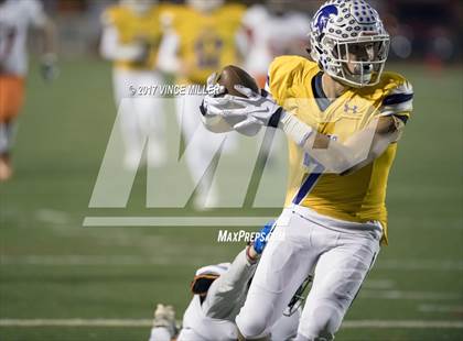 Thumbnail 3 in Monroe vs. Sumner (WIAA 4A Quarterfinal) photogallery.