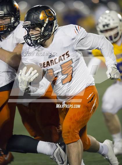 Thumbnail 3 in Monroe vs. Sumner (WIAA 4A Quarterfinal) photogallery.