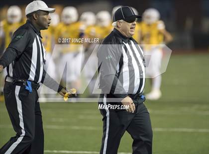 Thumbnail 2 in Monroe vs. Sumner (WIAA 4A Quarterfinal) photogallery.