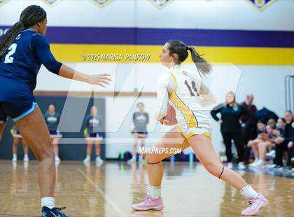 Thumbnail 3 in Bishop Grimes vs Christian Brothers Academy photogallery.