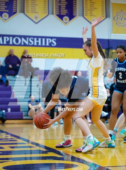 Thumbnail 3 in Bishop Grimes vs Christian Brothers Academy photogallery.